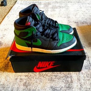Air Jordan Retro 1 High OG “Pine Green”